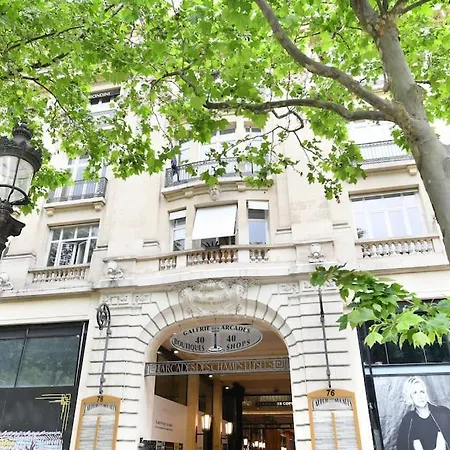 Location 4p - Champs-elysées Parigi